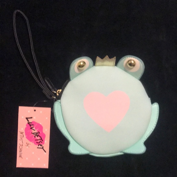 Betsey Johnson Handbags - 💐Betsey Johnson NEW cute frog prince wristlet
